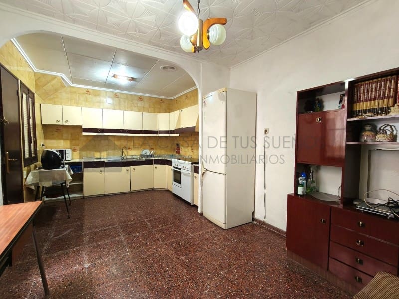 5 bedroom Townhouse for sale in Elda - € 230,000 (Ref: 9847484)