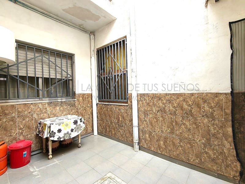 5 bedroom Townhouse for sale in Elda - € 230,000 (Ref: 9847484)