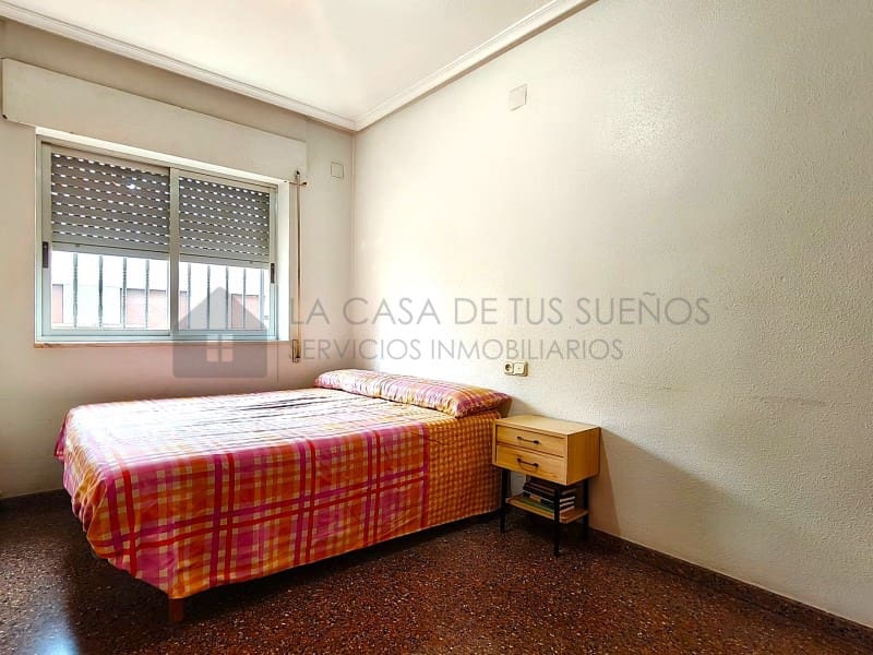 5 bedroom Townhouse for sale in Elda - € 230,000 (Ref: 9847484)