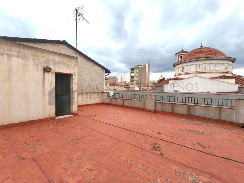 5 bedroom Townhouse for sale in Elda - € 230,000 (Ref: 9847484)
