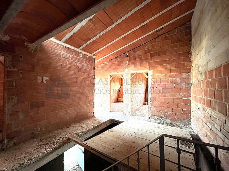 5 bedroom Finca/Country House for sale in Salinas - € 157,000 (Ref: 9847485)