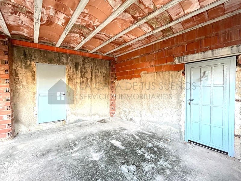 5 bedroom Finca/Country House for sale in Salinas - € 157,000 (Ref: 9847485)