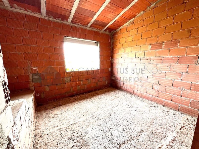5 bedroom Finca/Country House for sale in Salinas - € 157,000 (Ref: 9847485)