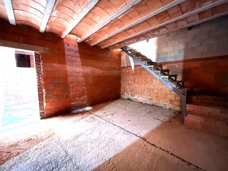 5 bedroom Finca/Country House for sale in Salinas - € 157,000 (Ref: 9847485)