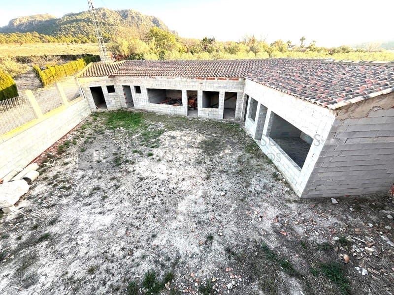 5 bedroom Finca/Country House for sale in Salinas - € 157,000 (Ref: 9847485)