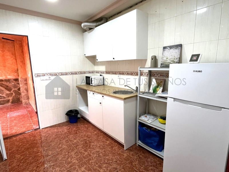 2 bedroom Townhouse for sale in Salinas with garage - € 99,000 (Ref: 9847486)
