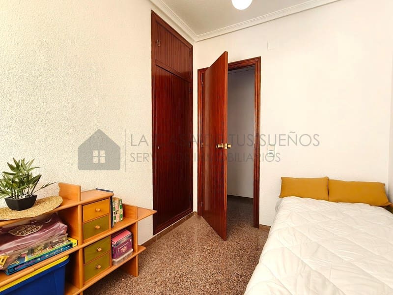 4 bedroom Flat for sale in Sax - € 87,700 (Ref: 9849338)