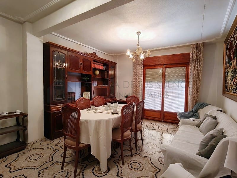 4 slaapkamer Flat te koop in Sax - € 97.000 (Ref: 9868434)