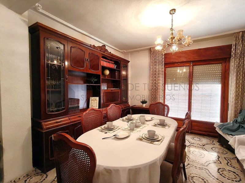 4 slaapkamer Flat te koop in Sax - € 97.000 (Ref: 9868434)