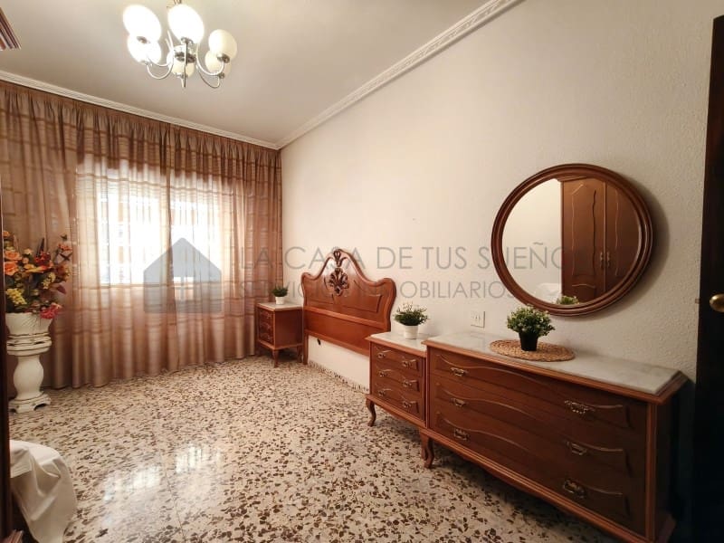 4 slaapkamer Flat te koop in Sax - € 97.000 (Ref: 9868434)