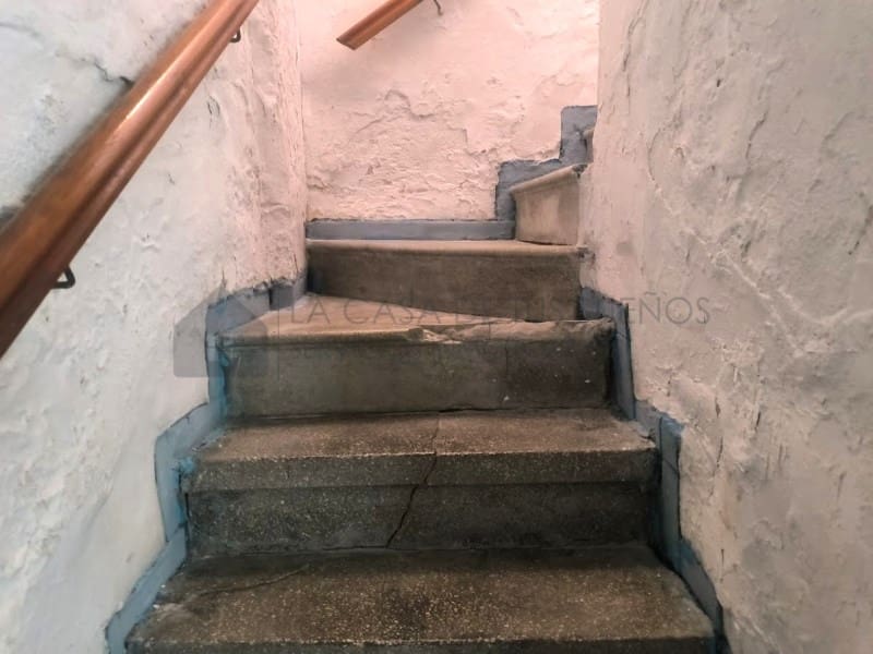 4 soveværelse Byhus til salg i Sax - € 73.000 (Ref: 9880741)