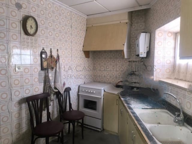 4 soveværelse Byhus til salg i Sax - € 73.000 (Ref: 9880741)
