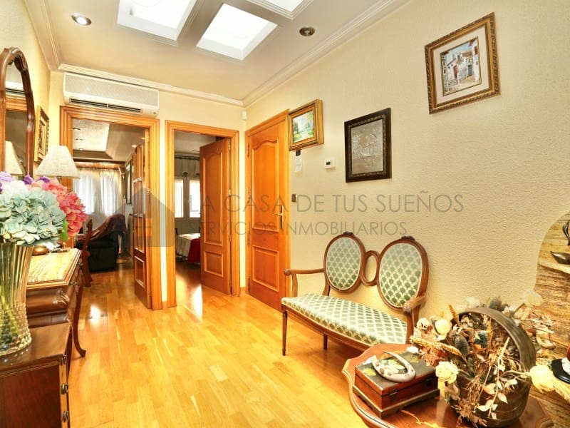 Casa de 3 habitaciones en Novelda en venta con garaje - 310.000 € (Ref: 9890022)