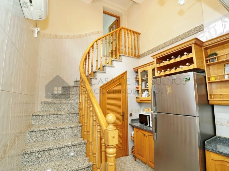 Casa de 3 habitaciones en Novelda en venta con garaje - 310.000 € (Ref: 9890022)