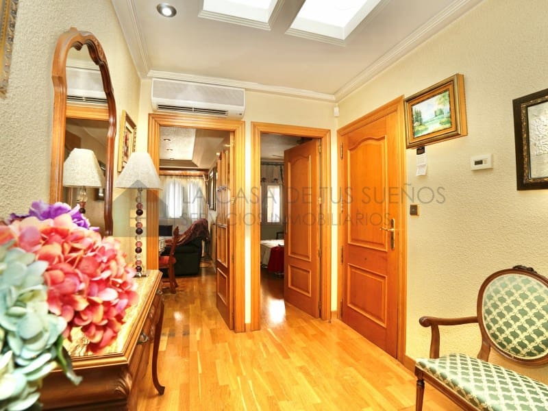 Casa de 3 habitaciones en Novelda en venta con garaje - 310.000 € (Ref: 9890022)