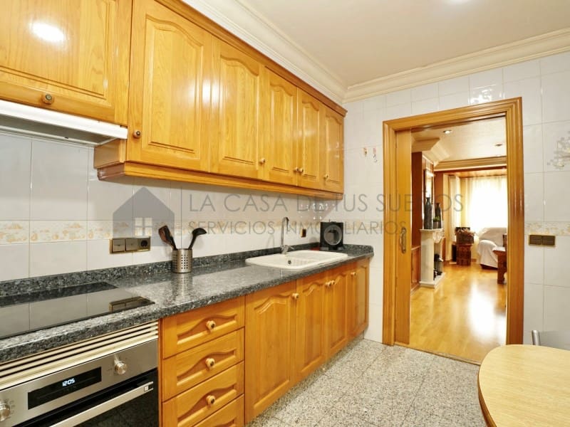 Casa de 3 habitaciones en Novelda en venta con garaje - 310.000 € (Ref: 9890022)