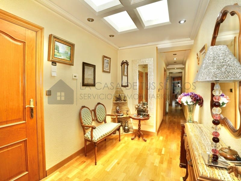 Casa de 3 habitaciones en Novelda en venta con garaje - 310.000 € (Ref: 9890022)