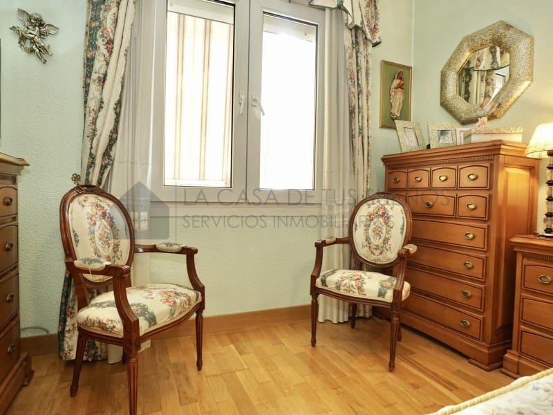 Casa de 3 habitaciones en Novelda en venta con garaje - 310.000 € (Ref: 9890022)