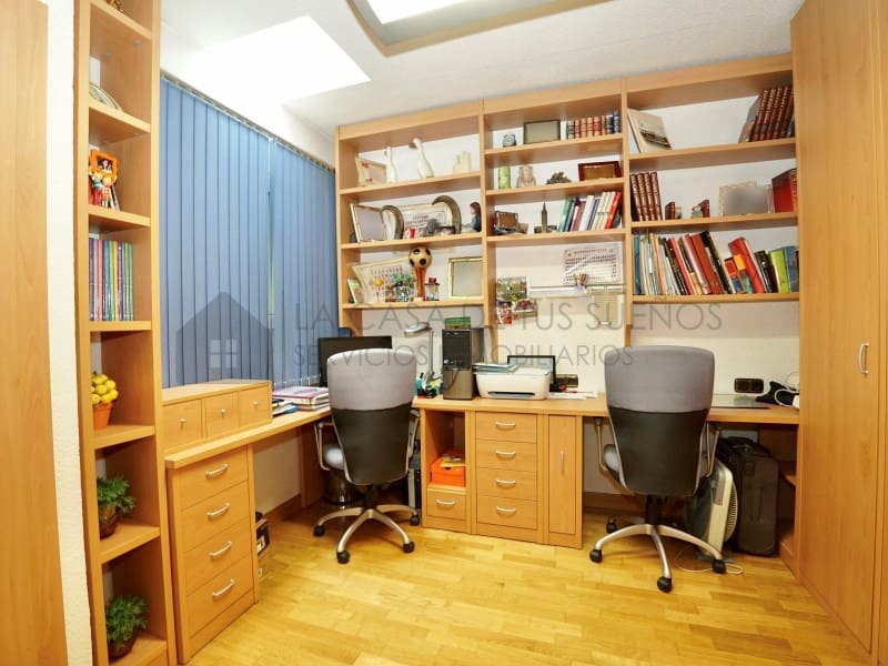 Casa de 3 habitaciones en Novelda en venta con garaje - 310.000 € (Ref: 9890022)