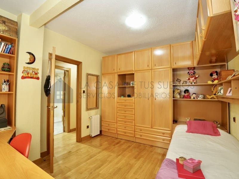 Casa de 3 habitaciones en Novelda en venta con garaje - 310.000 € (Ref: 9890022)