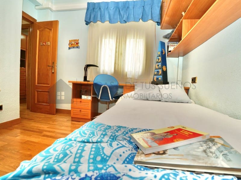 Casa de 3 habitaciones en Novelda en venta con garaje - 310.000 € (Ref: 9890022)