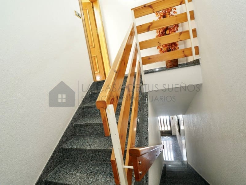 Casa de 3 habitaciones en Novelda en venta con garaje - 310.000 € (Ref: 9890022)