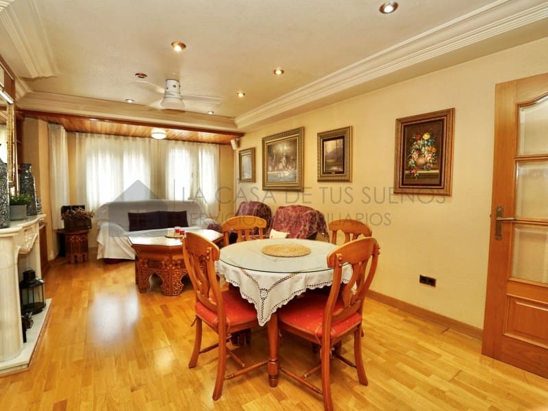 Casa de 3 habitaciones en Novelda en venta con garaje - 310.000 € (Ref: 9890022)