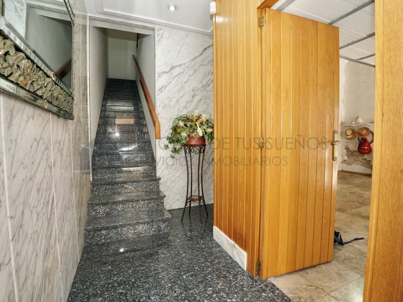 Casa de 3 habitaciones en Novelda en venta con garaje - 310.000 € (Ref: 9890022)