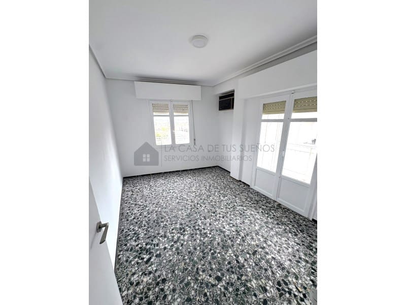 3 chambre Appartement à vendre à Sax - 67 700 € (Ref: 9899280)