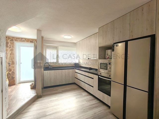 2 bedroom Townhouse for sale in Petrel / Petrer with garage - € 210,000 (Ref: 9899281)