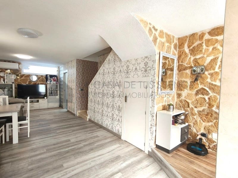 2 bedroom Townhouse for sale in Petrel / Petrer with garage - € 210,000 (Ref: 9899281)