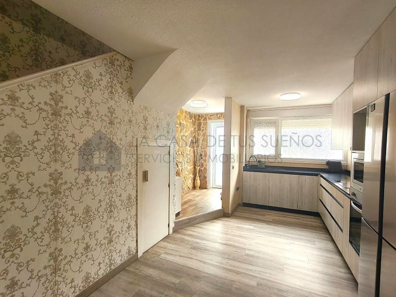 2 bedroom Townhouse for sale in Petrel / Petrer with garage - € 210,000 (Ref: 9899281)