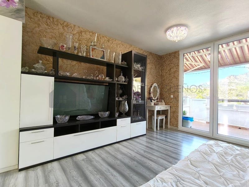 2 bedroom Townhouse for sale in Petrel / Petrer with garage - € 210,000 (Ref: 9899281)