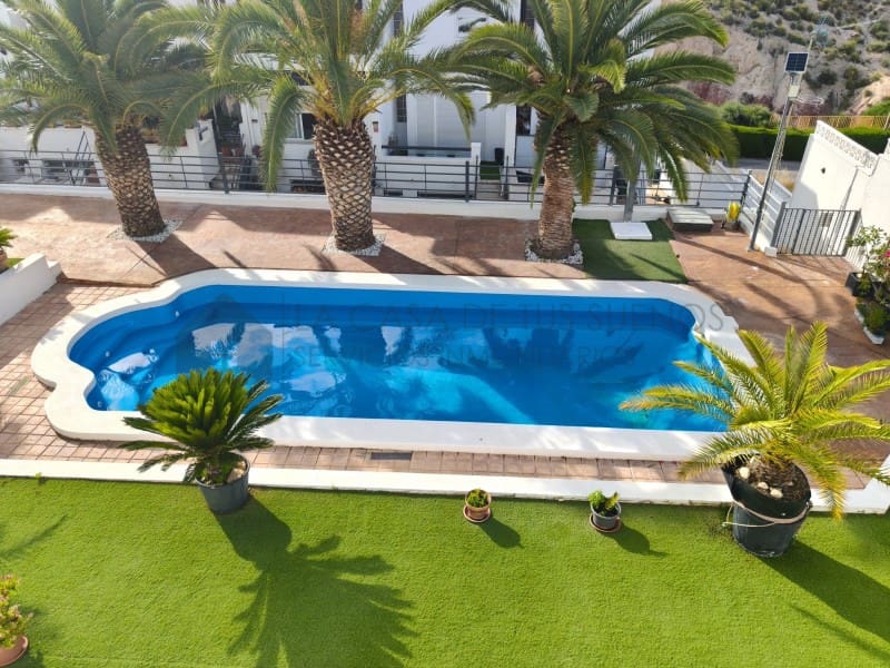 2 bedroom Townhouse for sale in Petrel / Petrer with garage - € 210,000 (Ref: 9899281)