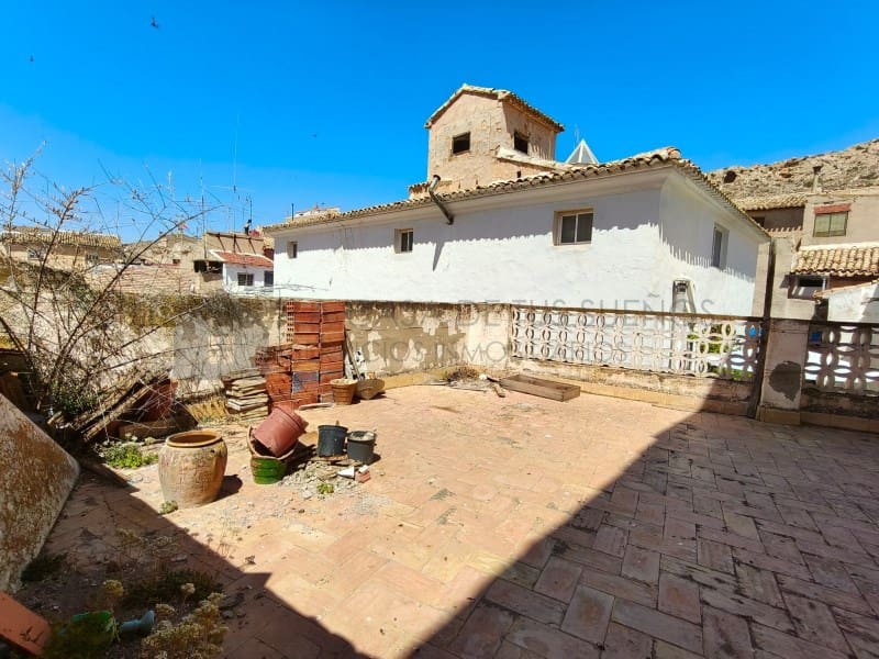 5 bedroom Townhouse for sale in Sax - € 80,000 (Ref: 9912765)