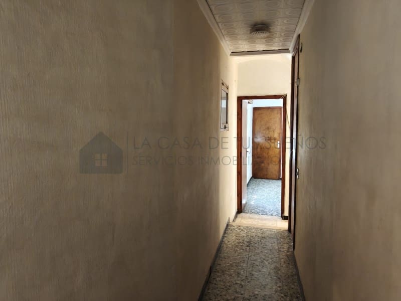 5 bedroom Townhouse for sale in Sax - € 80,000 (Ref: 9912765)
