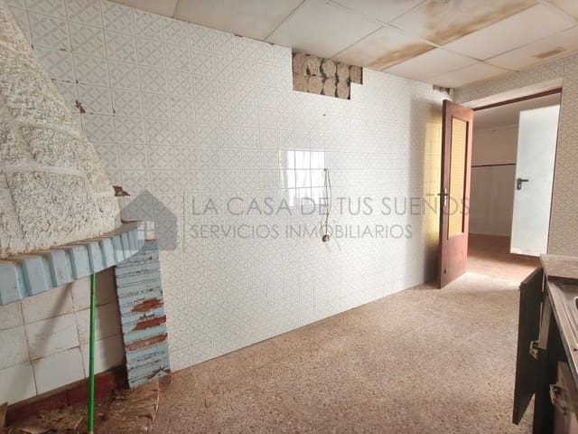 5 soveværelse Byhus til salg i Sax - € 80.000 (Ref: 9912765)