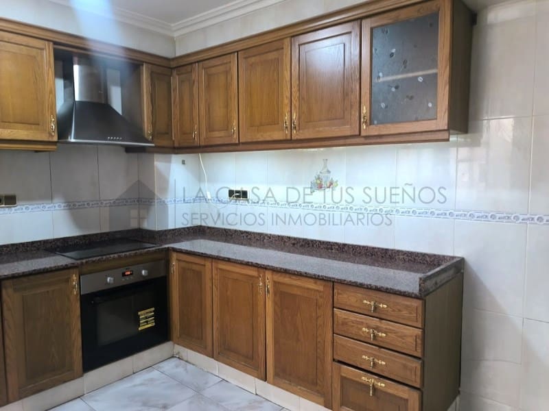 3 bedroom Flat for sale in Elda - € 77,000 (Ref: 9927030)