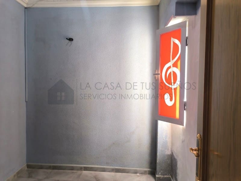 3 bedroom Flat for sale in Elda - € 77,000 (Ref: 9927030)