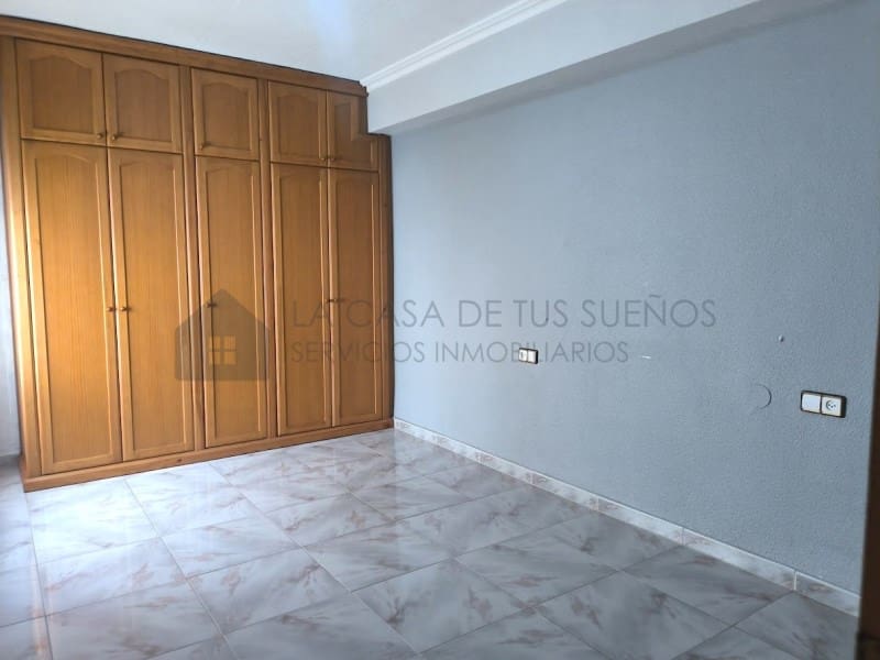 3 bedroom Flat for sale in Elda - € 77,000 (Ref: 9927030)