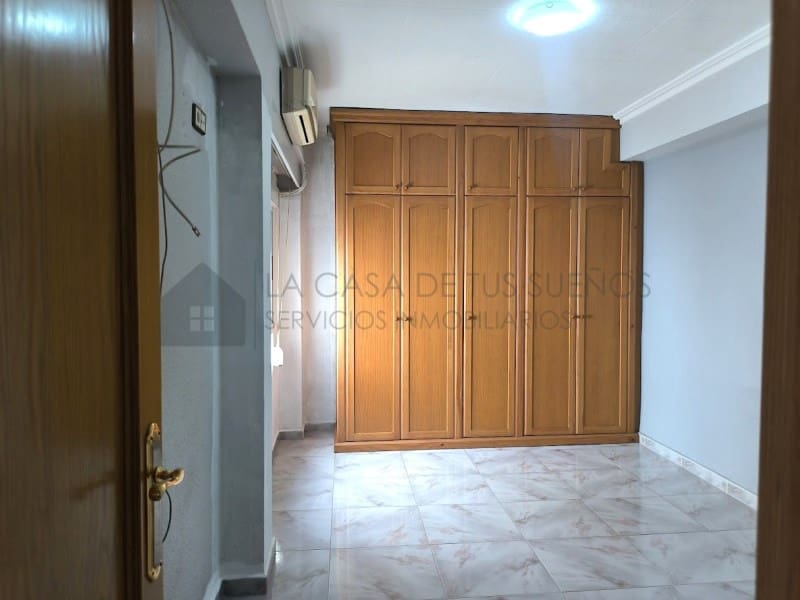 3 bedroom Flat for sale in Elda - € 77,000 (Ref: 9927030)