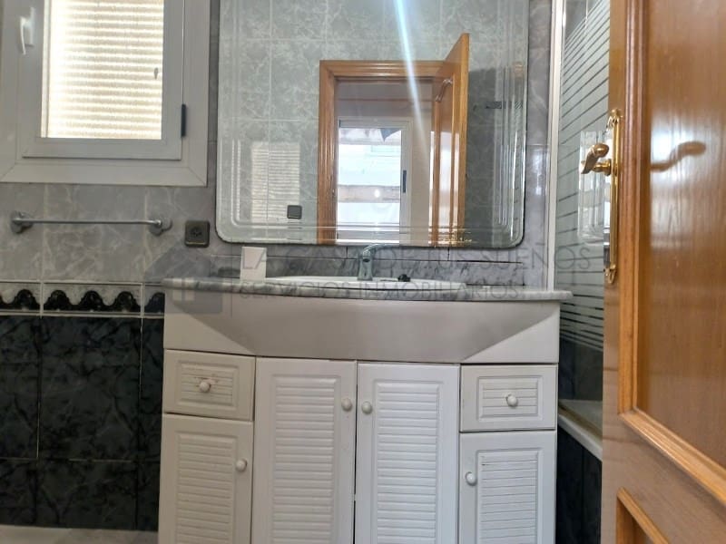 3 bedroom Flat for sale in Elda - € 77,000 (Ref: 9927030)