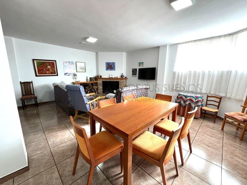 6 bedroom Bungalow for sale in Sax with garage - € 450,000 (Ref: 9929034)