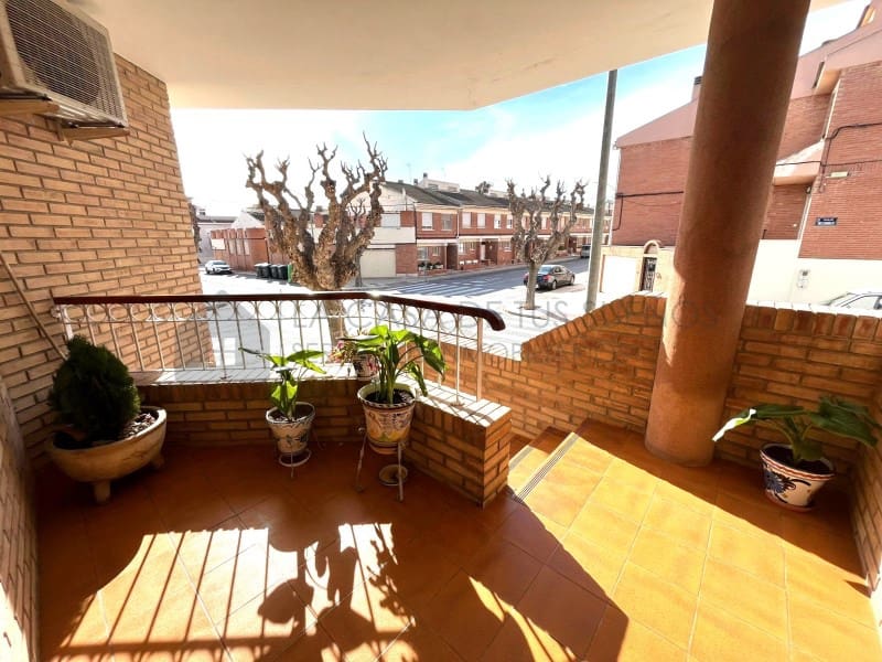 6 bedroom Bungalow for sale in Sax with garage - € 450,000 (Ref: 9929034)