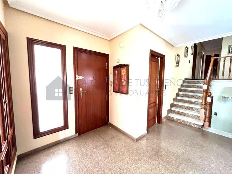 6 bedroom Bungalow for sale in Sax with garage - € 450,000 (Ref: 9929034)