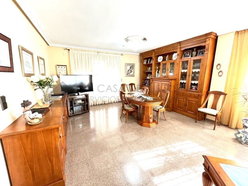 6 bedroom Bungalow for sale in Sax with garage - € 450,000 (Ref: 9929034)