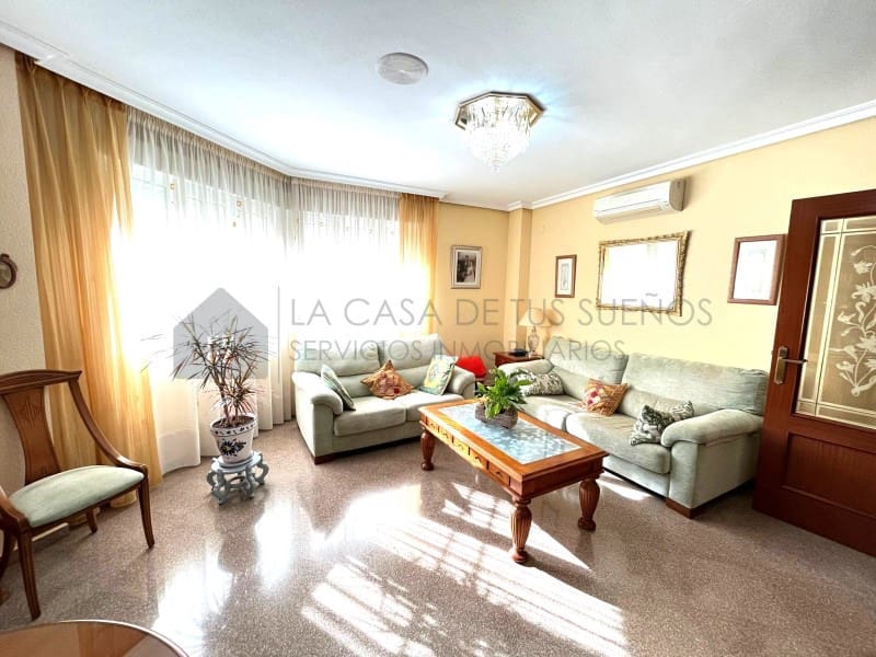 6 bedroom Bungalow for sale in Sax with garage - € 450,000 (Ref: 9929034)