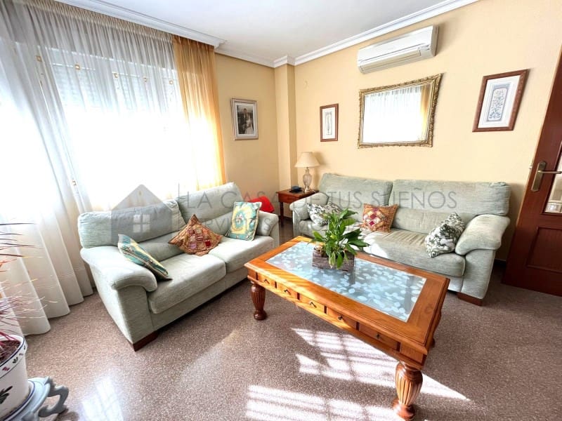 6 bedroom Bungalow for sale in Sax with garage - € 450,000 (Ref: 9929034)
