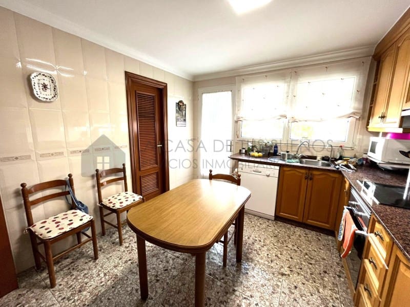 6 bedroom Bungalow for sale in Sax with garage - € 450,000 (Ref: 9929034)