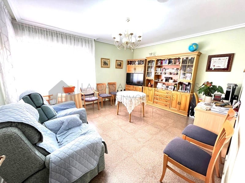6 bedroom Bungalow for sale in Sax with garage - € 450,000 (Ref: 9929034)